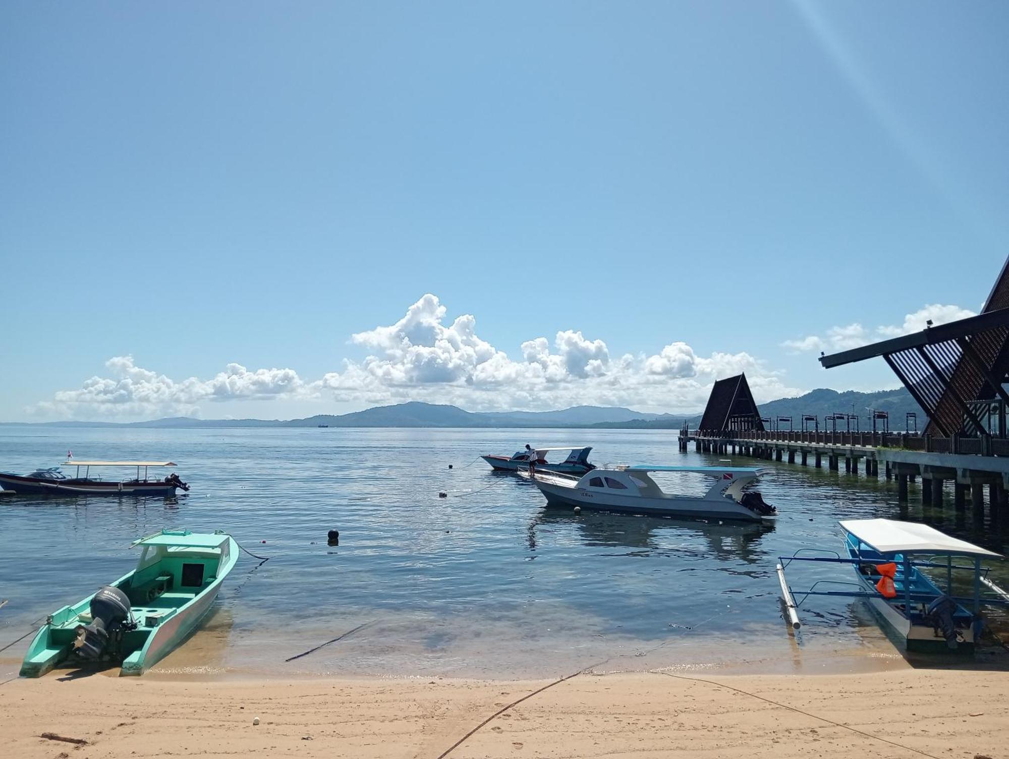 Mamalis Homestay Манадо Экстерьер фото