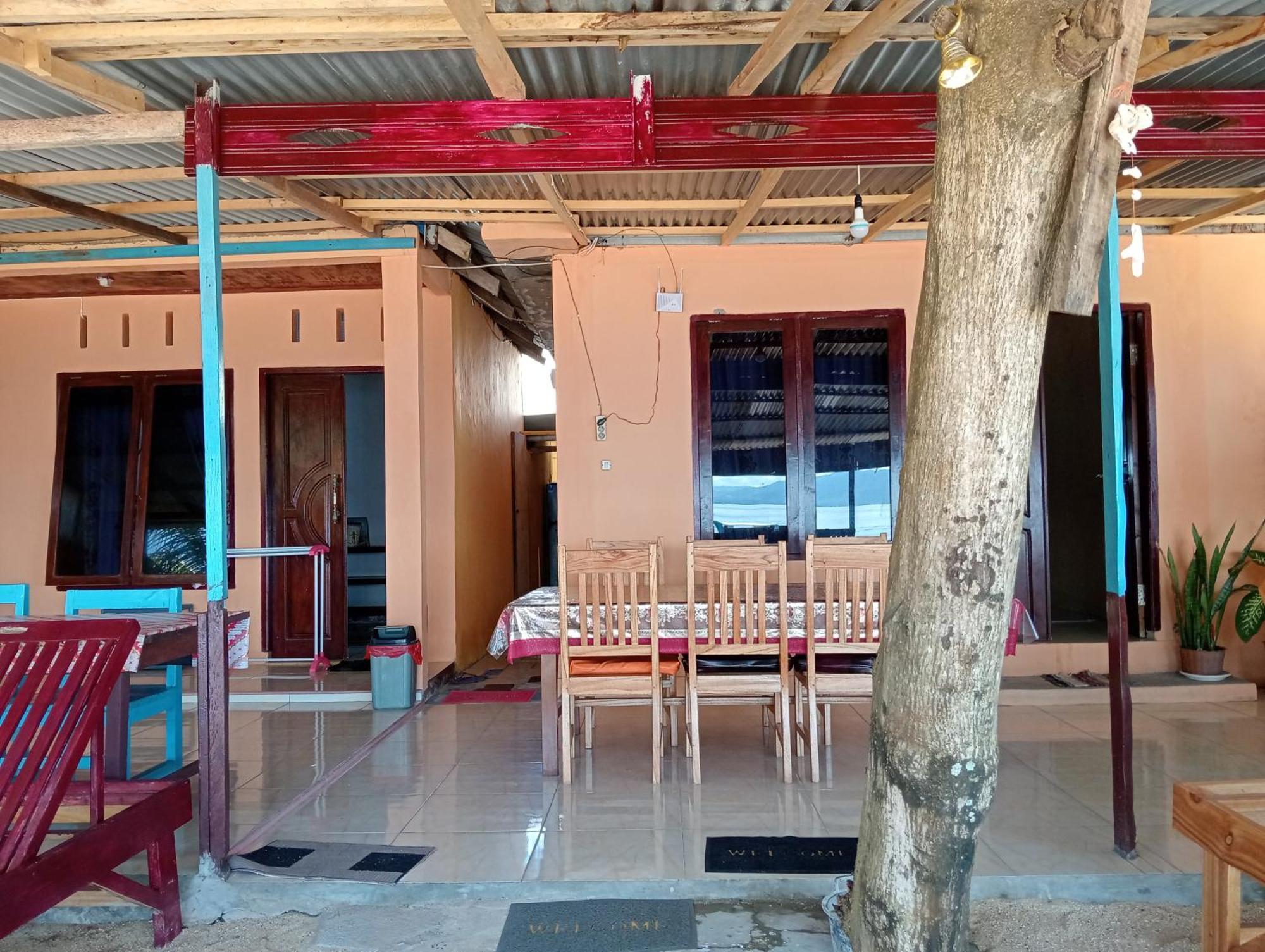 Mamalis Homestay Манадо Экстерьер фото