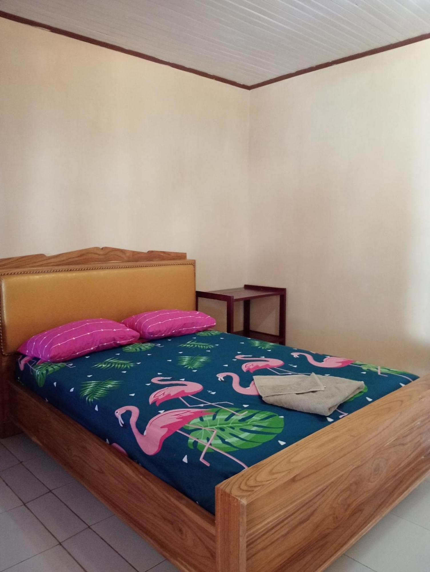 Mamalis Homestay Манадо Экстерьер фото