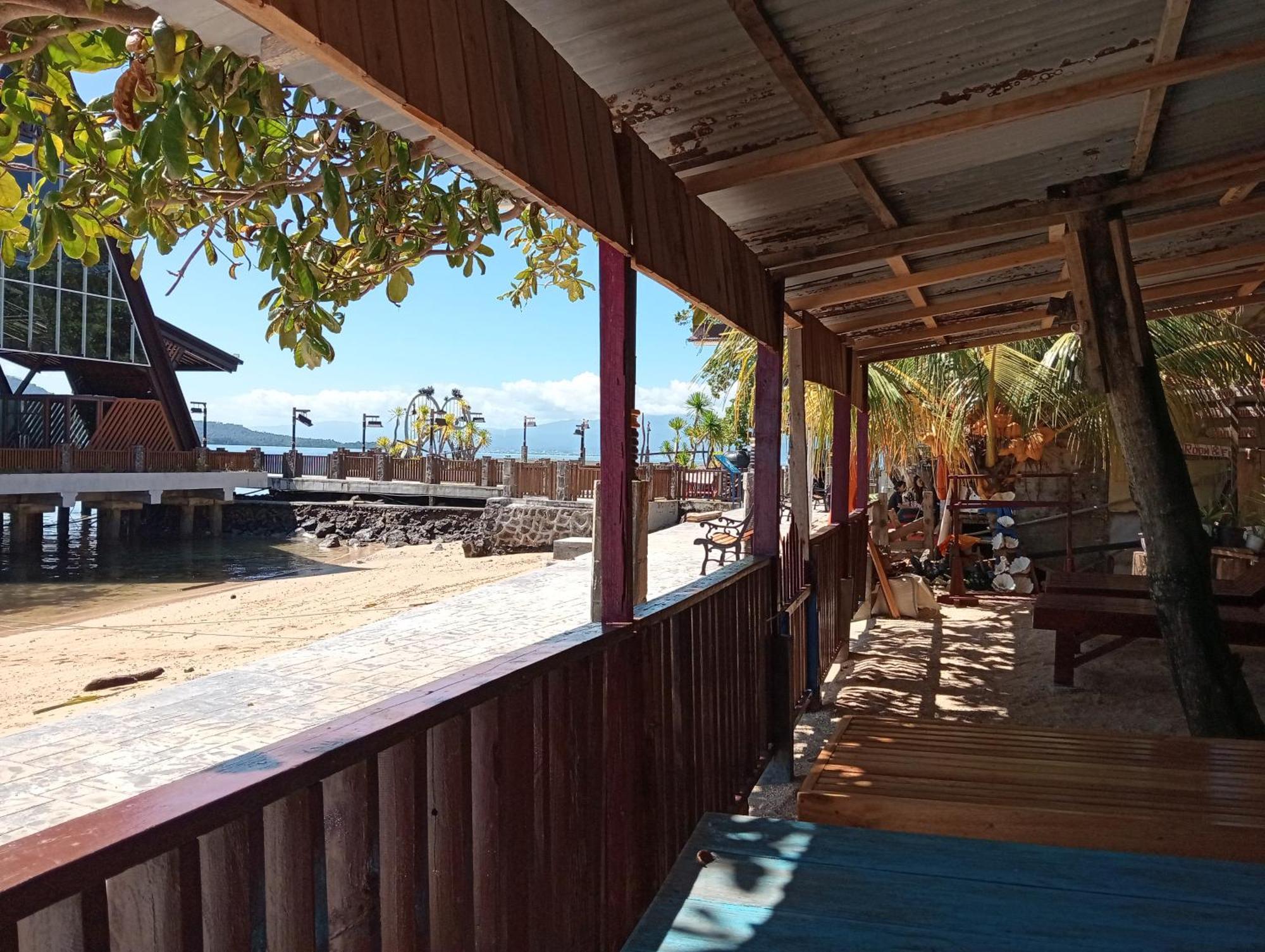 Mamalis Homestay Манадо Экстерьер фото